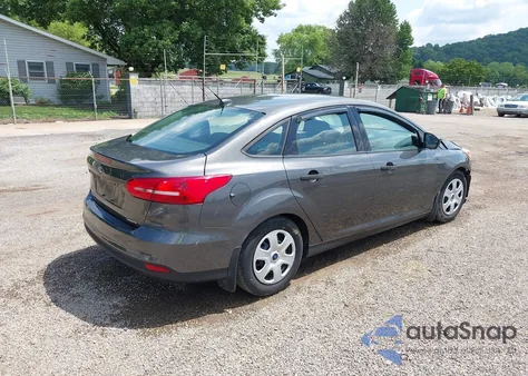 2016 Ford Focus S из США, поврежденный, VIN 1FADP3E26GL207998